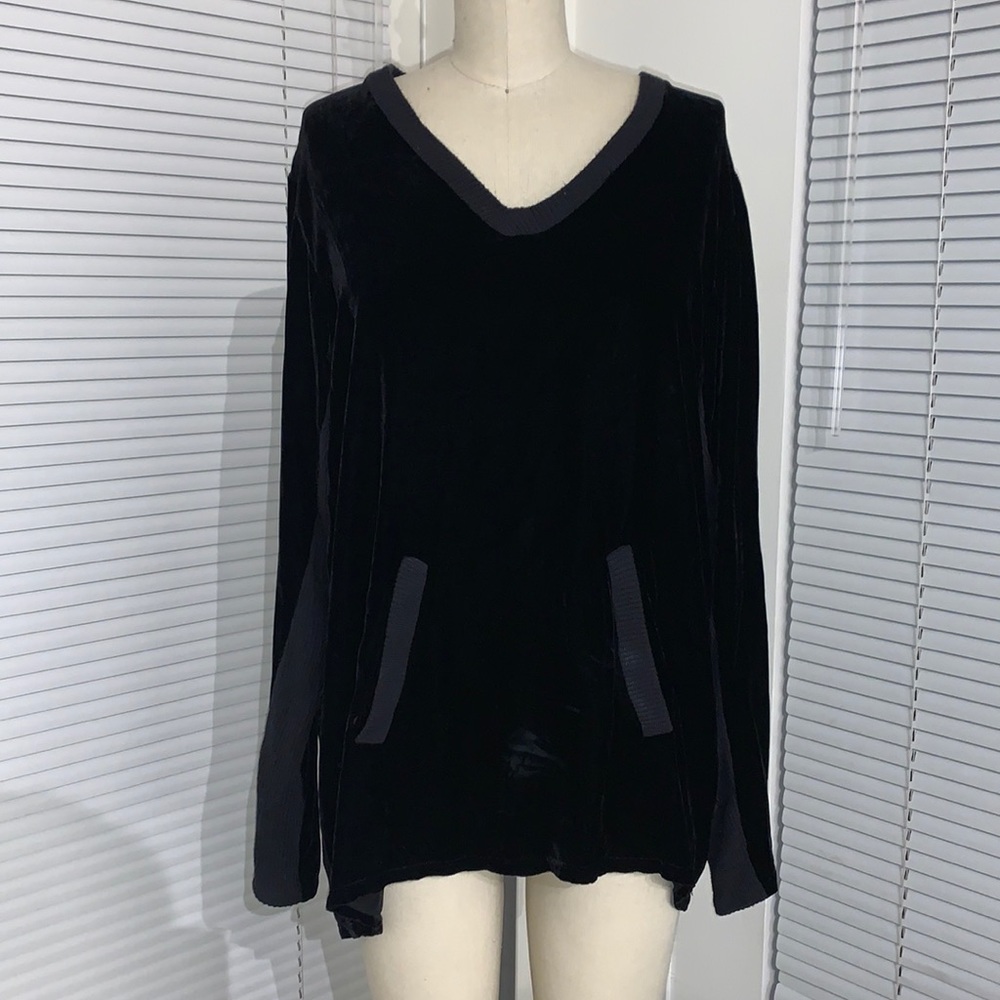 JOHNNY WAS - Pete & Greta Silk velvet sweatshirt